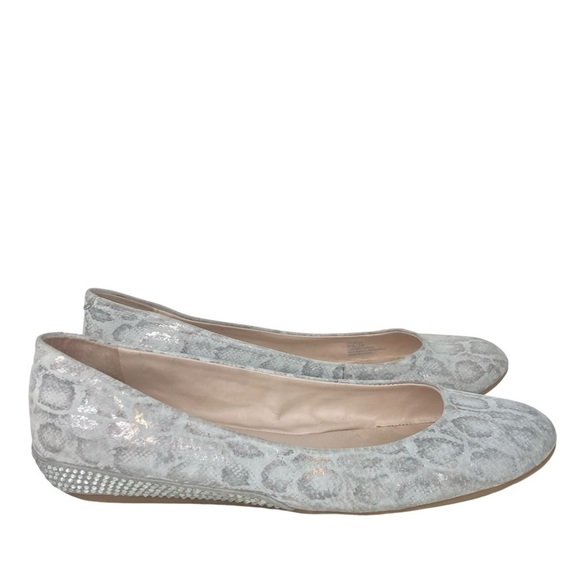 BCBGeneration Ballet Flats with Crystal Embellished Heel  - Size 7.5 - Picture 2 of 11